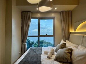 2 عدّة غرف نوم ومكواة/لوح كي وواي فاي مجانًا وملاءات أسرّة