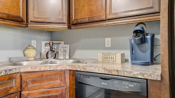 Refrigerador y parrilla de estufa