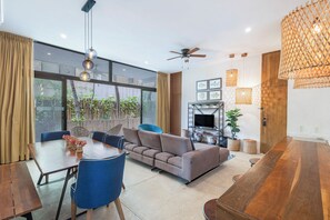 Comfort Apartment | Living area