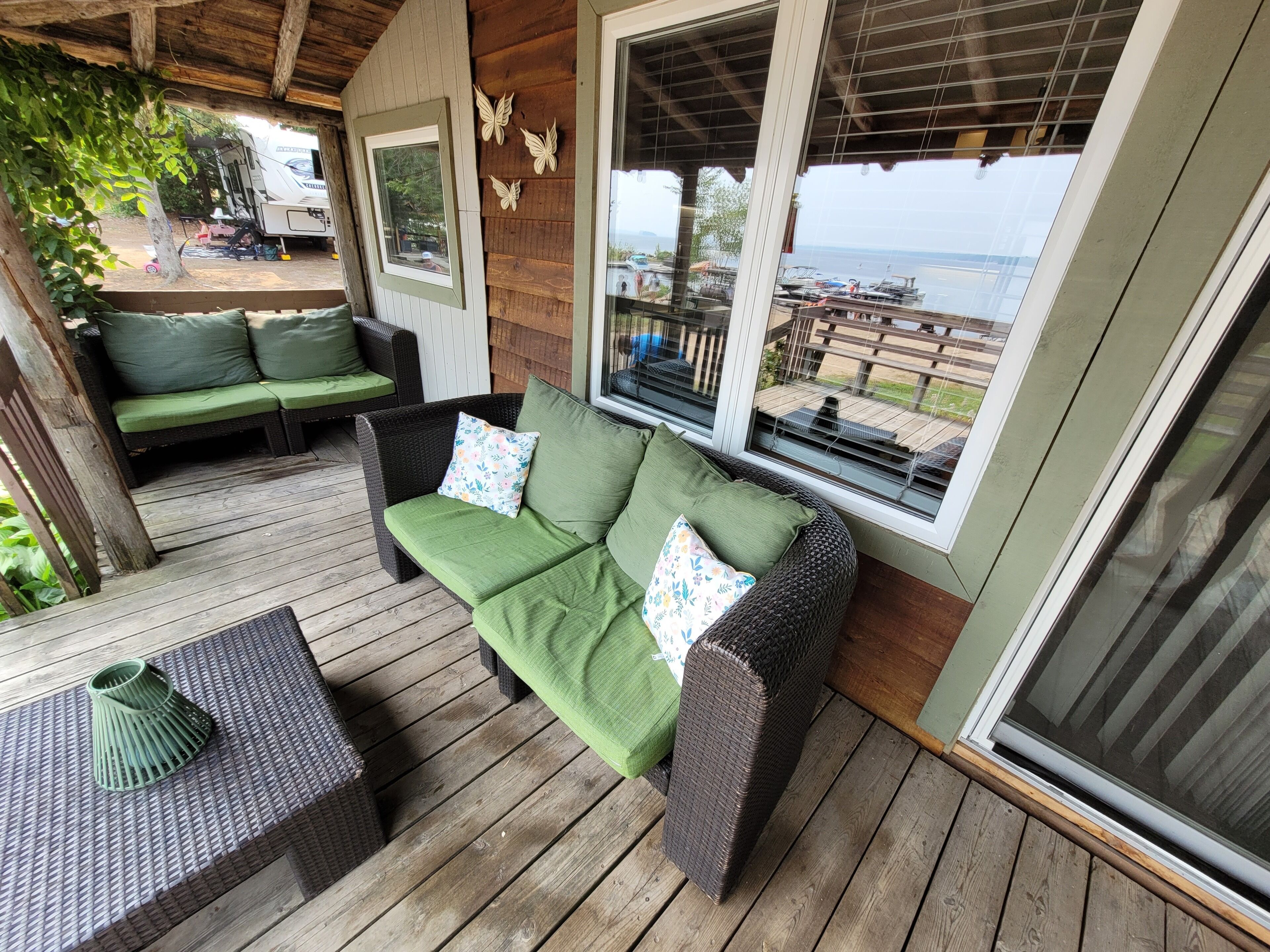 Smart TV, fireplace, foosball, table tennis