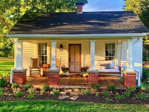Newly Restored 2-bedroom cabin in Historic Arrow Rock