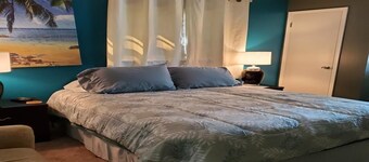 Mini Oasis at Paradise- a cozy studio in the clothing-optional Paradise Lakes