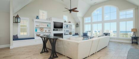 TV, peis og stereoanlegg