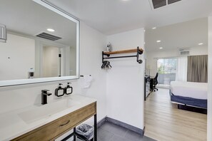 Superior Single Room, 1 King Bed, Non Smoking, City View | In-room safe, desk, laptop workspace, blackout drapes - Ash&9th (San Diego)