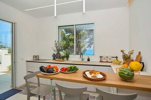 Fridge, microwave, oven, stovetop - VILLA MARINJO (Alcamo)