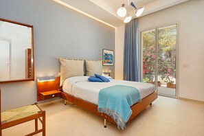 3 bedrooms, in-room safe, iron/ironing board, travel crib