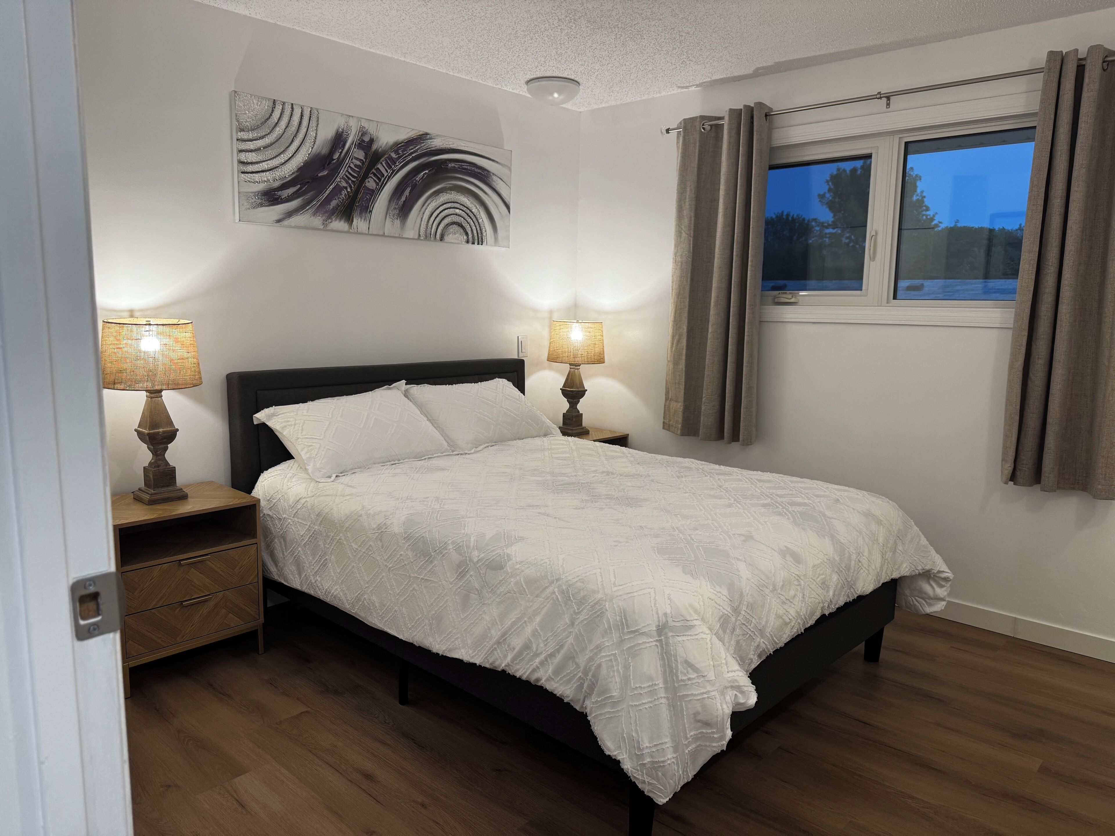 4 habitaciones, tabla de planchar con plancha, cuna de viaje y wifi 