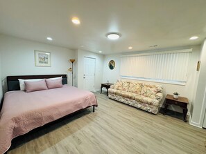 5 chambres, fer et planche à repasser, Wi-Fi, draps fournis