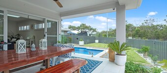 Bikinis & Martinis - Jervis Bay