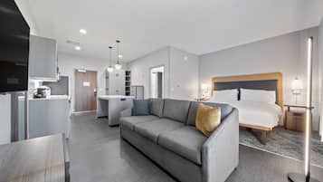 Desk, laptop workspace, iron/ironing board, free WiFi