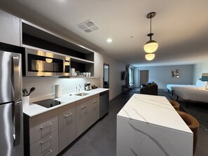 Bureau, espace de travail pour ordinateur portable