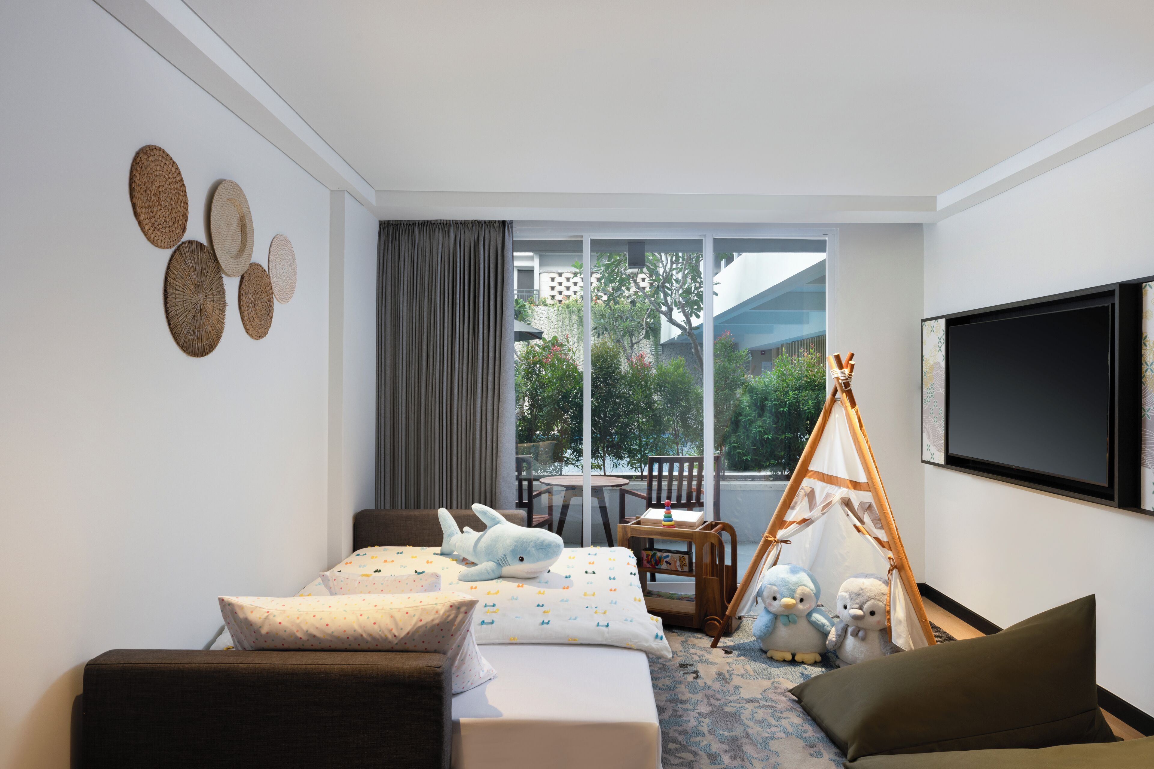 King Deluxe Family Room