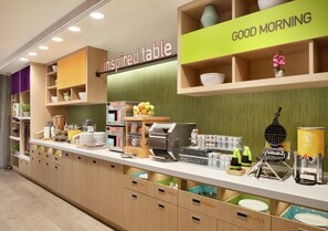 Free daily buffet breakfast  - Home2 Suites By Hilton New Braunfels (New Braunfels)
