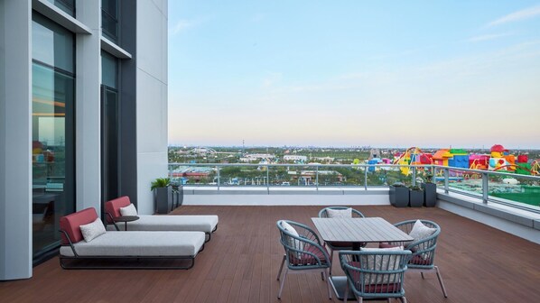 KING DELUXE ROOM WITH TERRACE