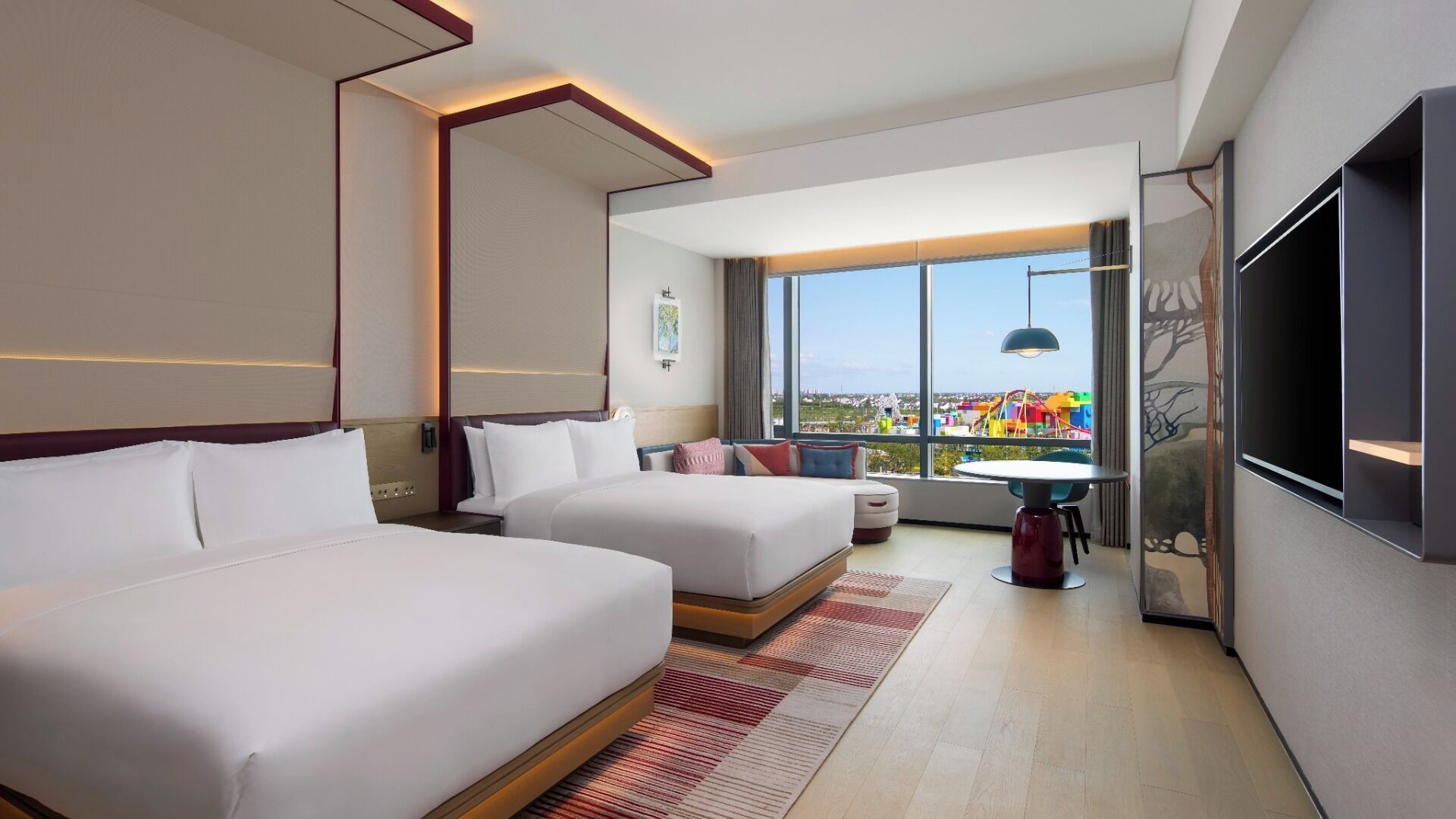 Minibar, skrivbord, mörkläggningsgardiner och strykjärn/strykbräda