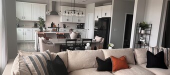 Spacious 7bedroom house in McDonough with Pool, WiFi, fitness room, and theater