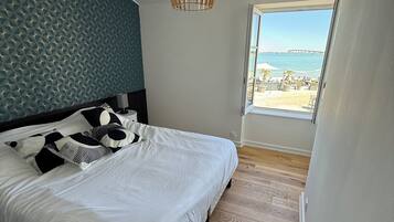 4 soverom, safe på rommet, strykejern/-brett og reiseseng for barn