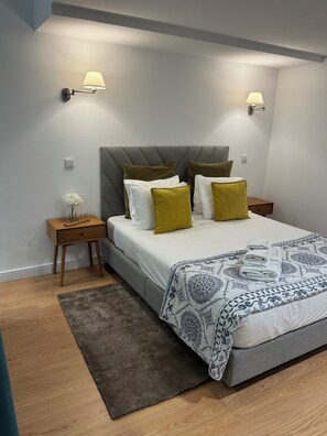 1 bedroom, desk, iron/ironing board, travel cot - Douro river-views studio apartment (Porto)