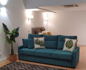 Smart TV, books - Douro river-views studio apartment (Porto)