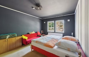 2 bedrooms, travel cot, free WiFi - 2 bedroom gorgeous home in Borkheide (Borkheide)