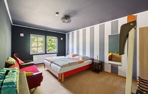 2 bedrooms, travel cot, free WiFi