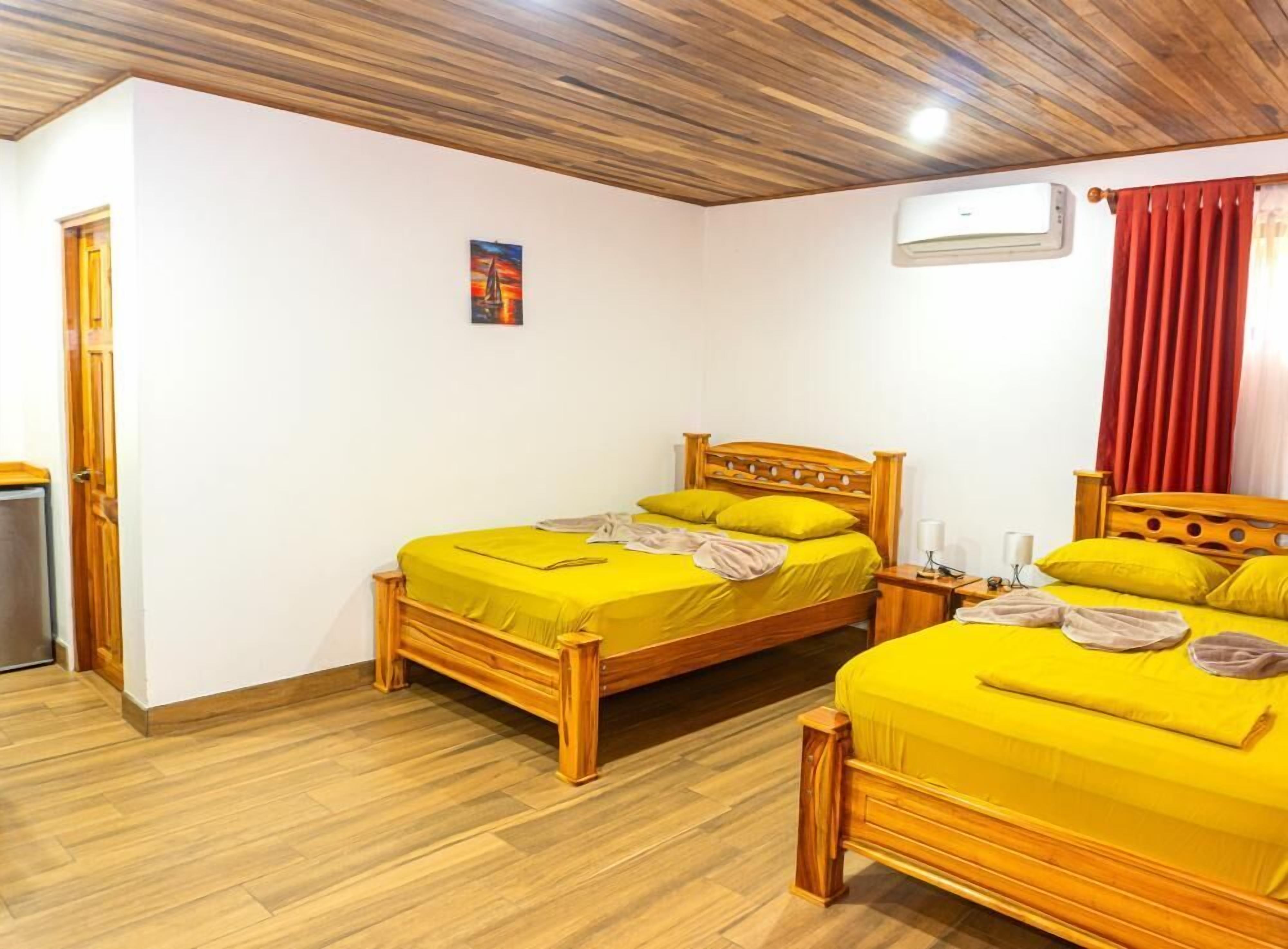 Superior Quadruple Room (No View) | Free WiFi, bed sheets