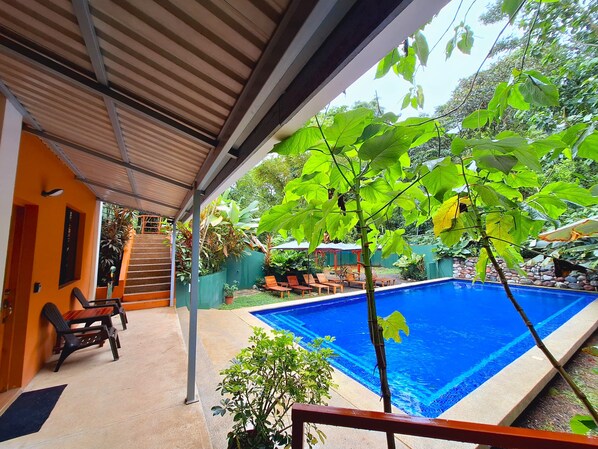 Kolam renang outdoor