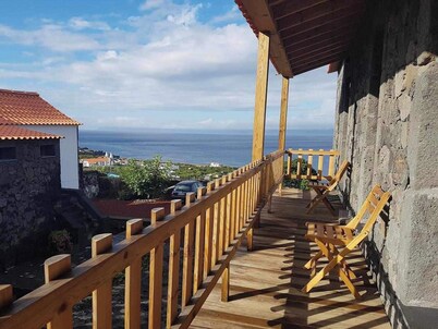 Amazing One Bedroom Apartment With Sea View