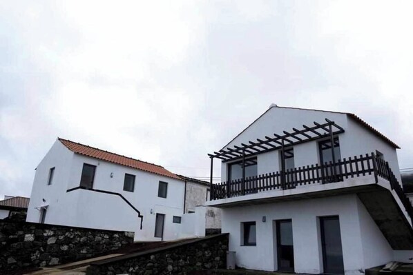 Exterior - Amazing One Bedroom Apartment With Sea View (Sao Roque do Pico)