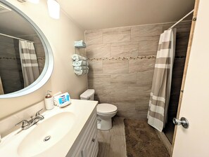 Shower, hair dryer, towels, soap - Generations at Long Reef (St Croix)