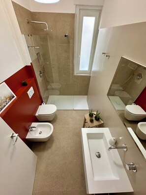 Comfort Double Room, Courtyard View | Bathroom
