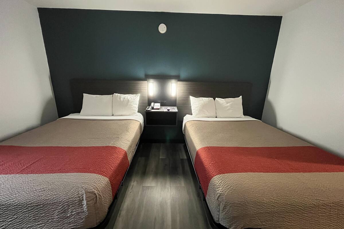 Standaard kamer, 2 tweepersoonsbedden, niet-roken, koelkast en magnetron