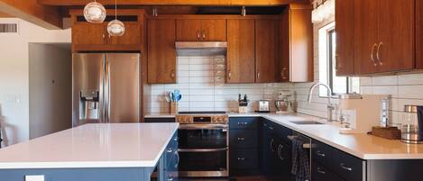 Micro-ondes, four, plaque de cuisson, lave-vaisselle