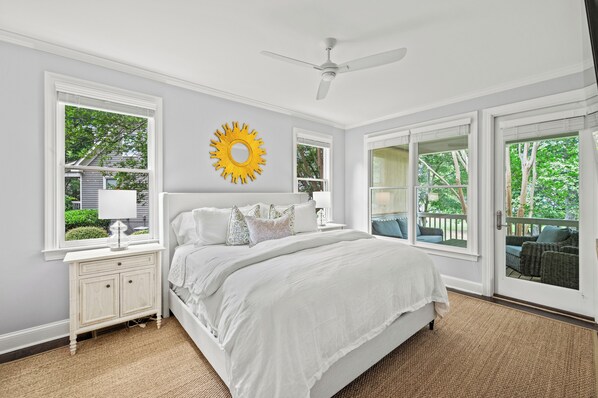 4 bedrooms, iron/ironing board, WiFi, bed sheets