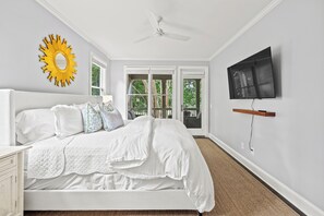 4 habitaciones, tabla de planchar con plancha, wifi y ropa de cama 