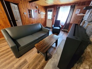 Smart-TV, Kamin, Tischfußball, Tischtennisplatte