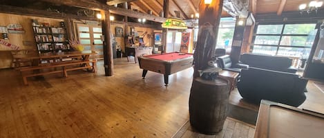 Spielezimmer