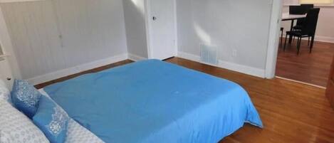 2 Schlafzimmer, Bügeleisen/Bügelbrett, kostenloses WLAN, Bettwäsche