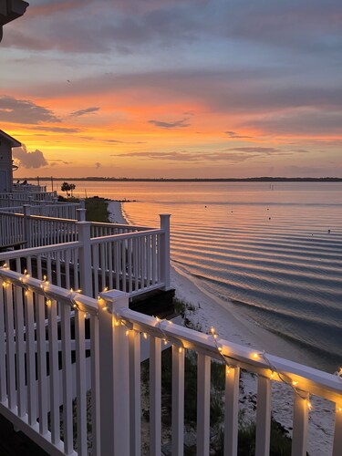 Directly on the water, great sunrise and sunset. Book now for spring & summer