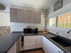 Køleskab, mikrobølgeovn, ovn, opvaskemaskine