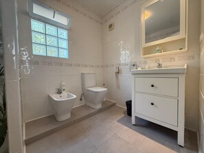 Shower, towels - VILLA ENCANTO - Villa with private pool (Calpe / Calp)