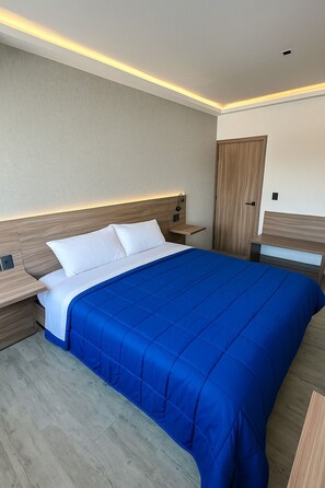 1 slaapkamer, een strijkplank/strijkijzer, wifi, beddengoed