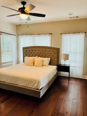 4 bedrooms, iron/ironing board, WiFi, bed sheets