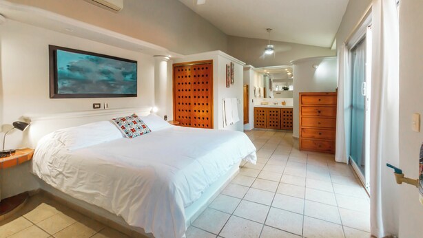 5 bedrooms, iron/ironing board, travel crib, WiFi