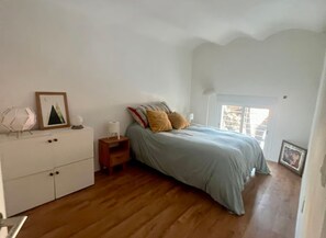 Basic House | Free WiFi