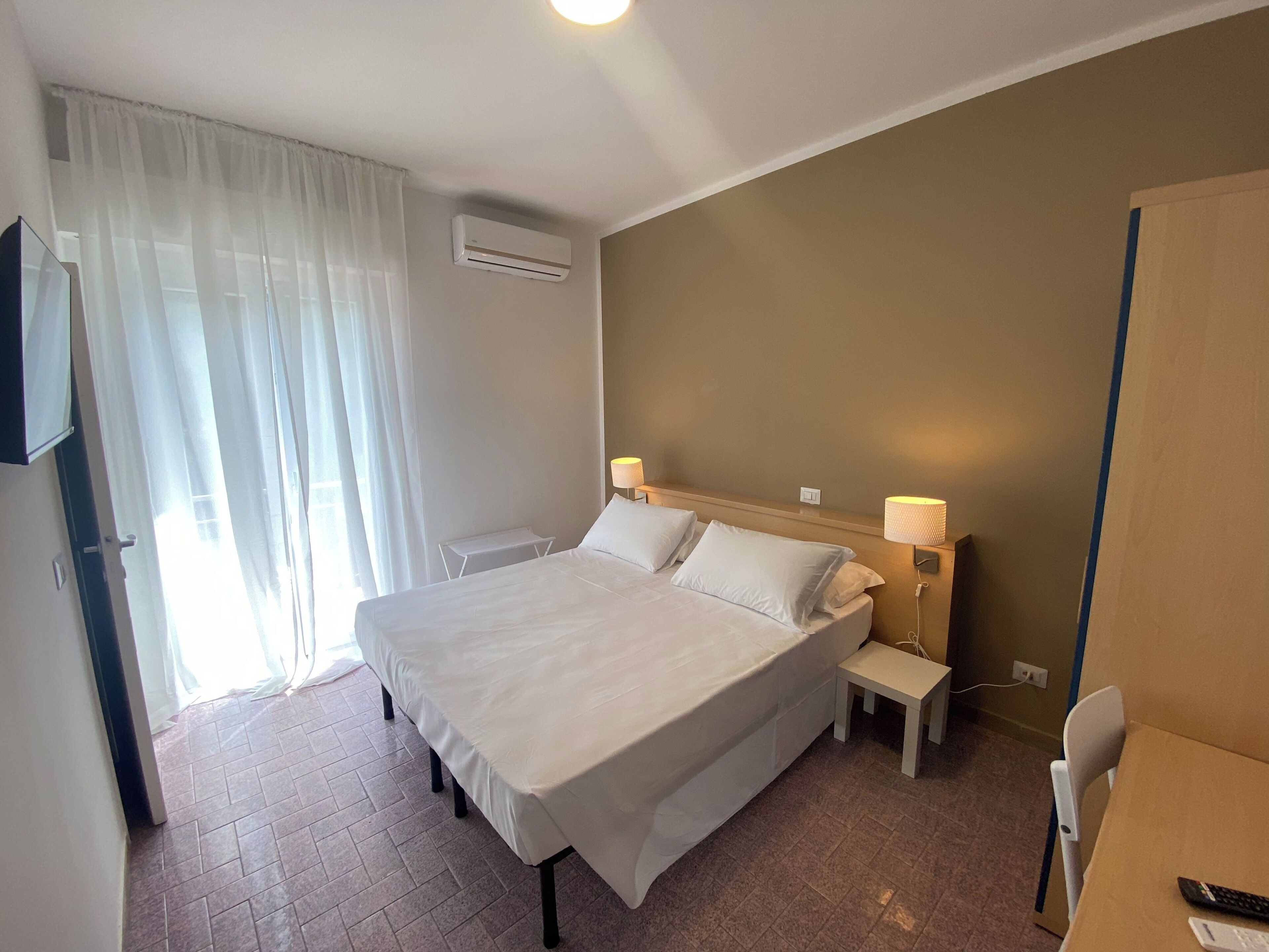 Economy Double or Twin Room | Desk, free WiFi