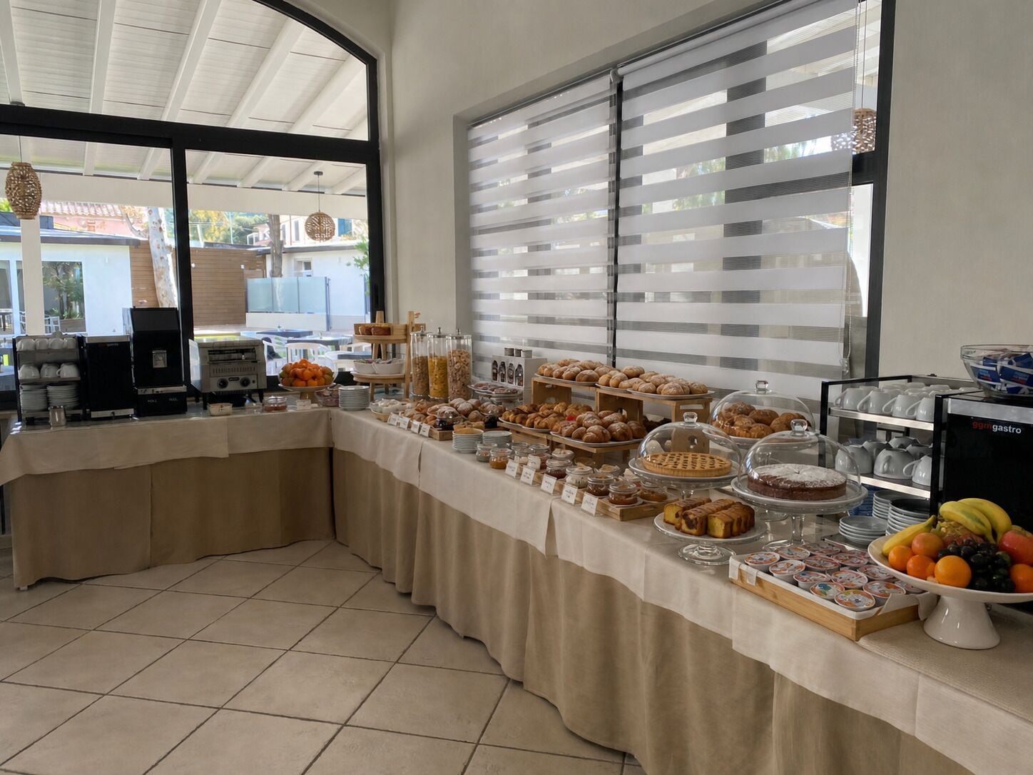 Free daily buffet breakfast