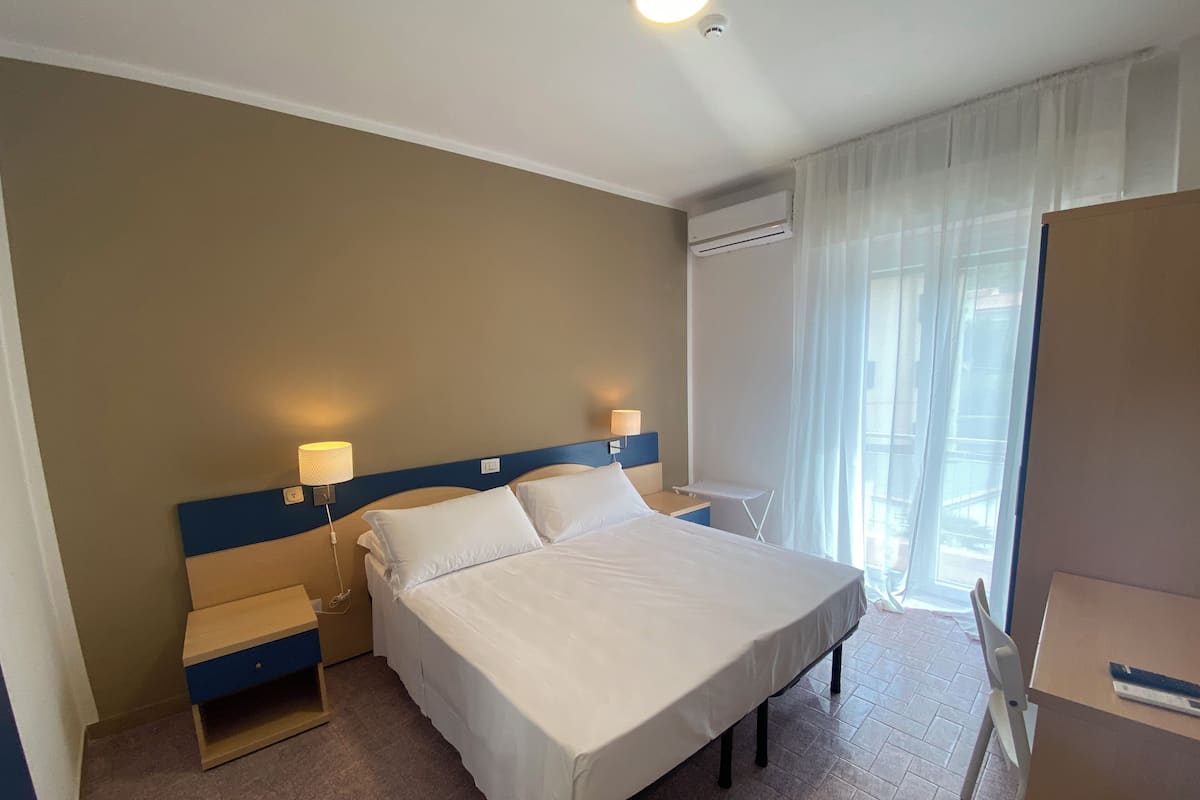 Escritorio y wifi gratis