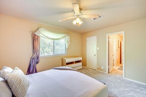 4 bedrooms, iron/ironing board, WiFi, bed sheets