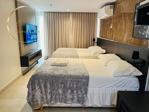 Deluxe Quadruple Room | In-room safe, free WiFi